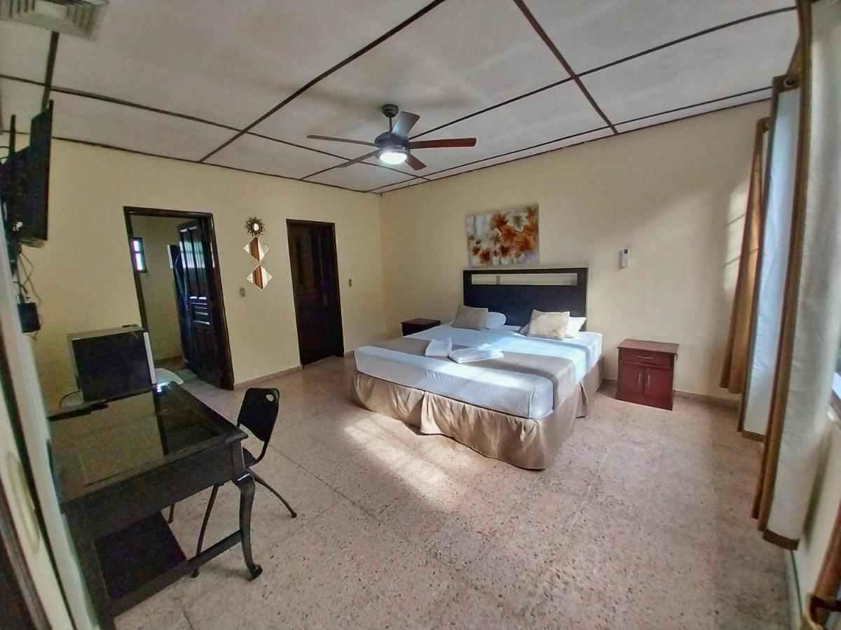 Suites & Apartments San Benito - Zona Rosa 산살바도르 외부 사진