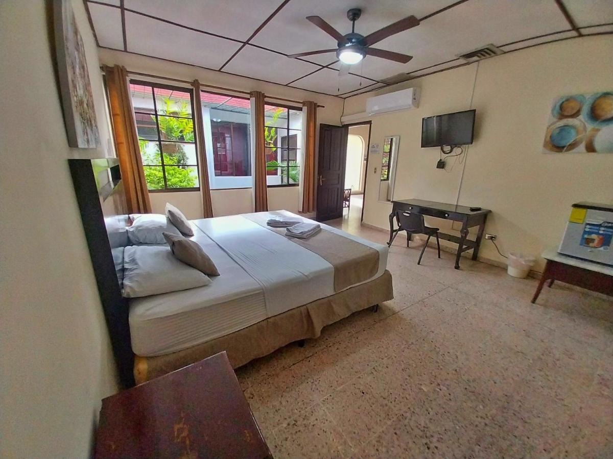 Suites & Apartments San Benito - Zona Rosa 산살바도르 외부 사진